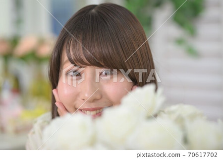 漂亮的日本女人的表情 漂亮的日本女人的表情 70617702