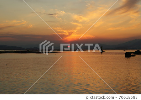 Beach, sea, sunset 70618585