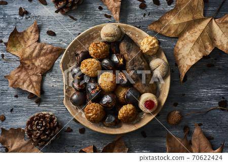roasted sweet potato and chestnuts, and panellets 70622424