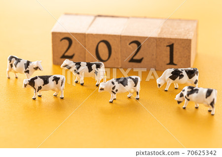 2021年座黃道帶牛 70625342