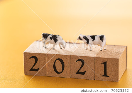 2021年座黃道帶牛 70625352