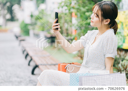 Beautiful woman, shopping Beautiful woman, shopping 70626976