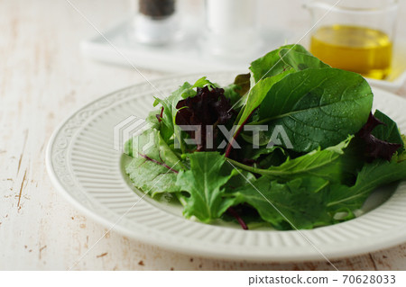 Mixed leaf salad Mixed leaf salad 70628033