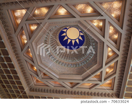 National emblem _ Zhongzheng Memorial Hall 70633024