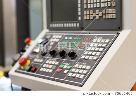 CNC control console of industrial machining center CNC control console of industrial machining center 70635405