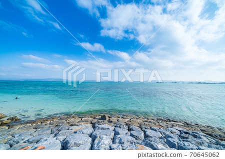 "Okinawa Prefecture" Beautiful Kouri Beach "Okinawa Prefecture" Beautiful Kouri Beach 70645062
