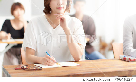 Women taking seminars Women taking seminars 70646127