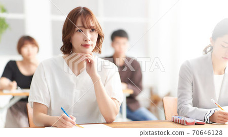 婦女參加研討會 70646128