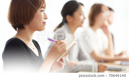 婦女參加研討會 70646148