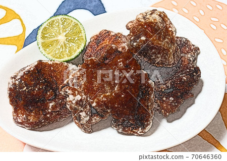 樸實而簡單的自製“炸雞大腿”彩色鉛筆素描風格 樸實而簡單的自製“炸雞大腿”彩色鉛筆素描風格 70646360