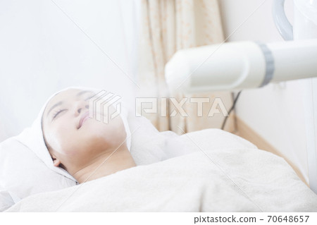 女人在做蒸汽美學 70648657