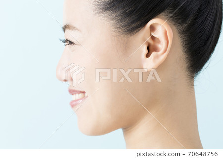 女性的個人資料 女性的個人資料 70648756