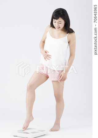 一個規模的女人 一個規模的女人 70648965