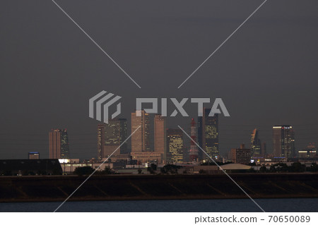 名古屋站前的摩天大樓黃昏 70650089