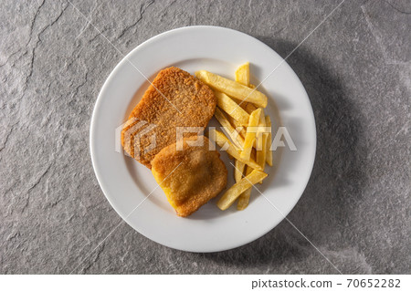 San Jacobo steak filled with cheese and ham 70652282