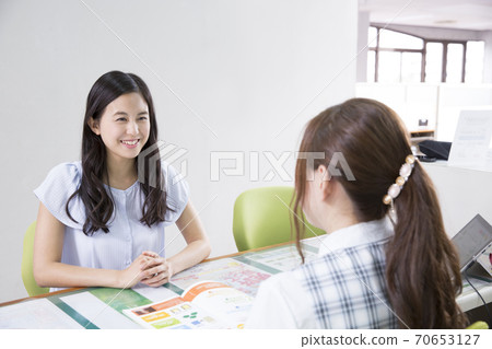 汽車培訓學校的接待台 70653127