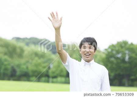 揮舞著英俊的商人 70653309