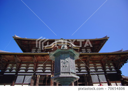 Todaiji Temple, a cultural property of the ancient city of Nara 70654806