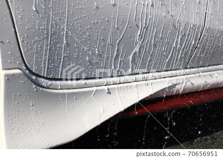 洗車沖洗導致水流 70656951