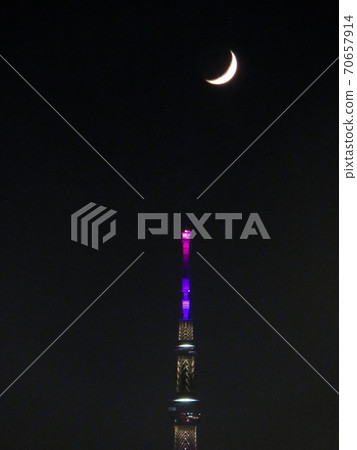 The tip of the purple sky tree and the crescent moon The tip of the purple sky tree and the crescent moon 70657914