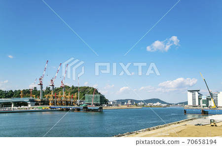 Bridge construction Infrastructure construction 70658194
