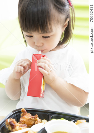 嬰兒吃 嬰兒吃 70662451