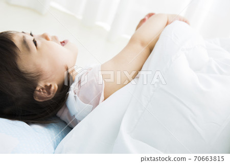 Crying infant 70663815