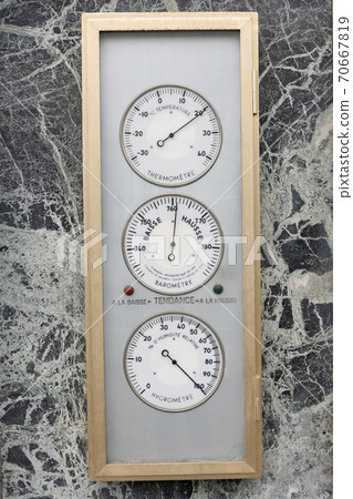 Vintage weather station Barometer, Hygrometer and Thermometer 70667819