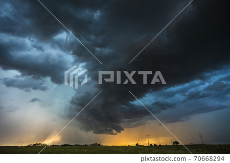 Pampas sunset landscape, La Pampa, Argentina Pampas sunset landscape, La Pampa, Argentina 70668294