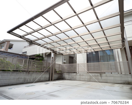 住宅車庫 70670284