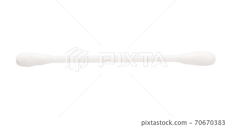 cottonbud in isolated with clipping path. 70670383
