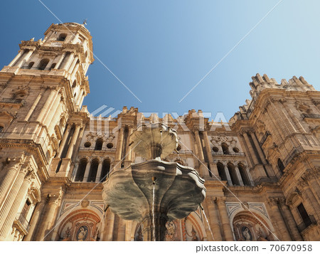 西班牙馬拉加的恩卡納西翁大教堂 70670958