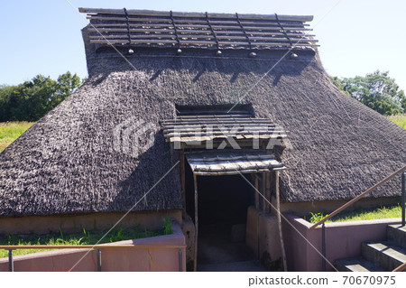 Yoshinogari Historical Park, Saga Prefecture Entrance to the pit dwelling site Yoshinogari Historical Park, Saga Prefecture Entrance to the pit dwelling site 70670975