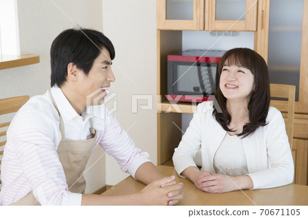 Couples image 70671105