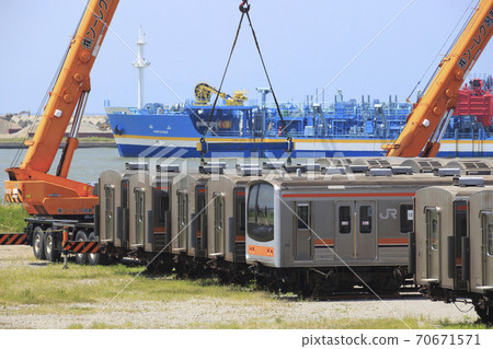 武藏野線車輛在新潟港(2019年8月) 武藏野線車輛在新潟港(2019年8月) 70671571
