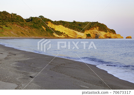 Shirasaki in the morning sun at Okawahama, Wajima City, Ishikawa Prefecture 70673317