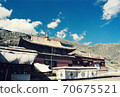 Tibetan Lhasa 70675521