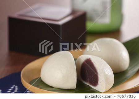 Sake bun 70677036