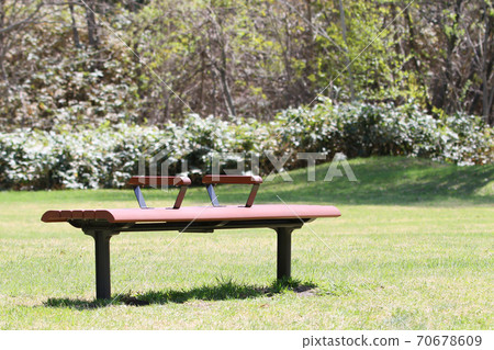 自然,草坪,長凳,春天,北海道,札幌市,Makonai公園,風景,樹,綠色,春天公園 自然,草坪,長凳,春天,北海道,札幌市,Makonai公園,風景,樹,綠色,春天公園 70678609