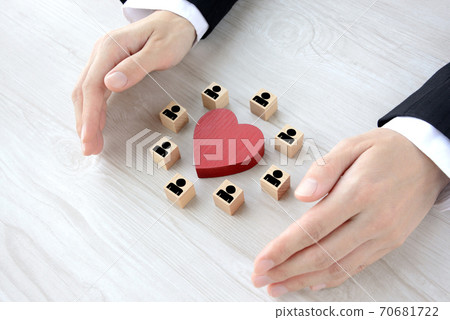 Image of securing and protecting human resources Image of securing and protecting human resources 70681722