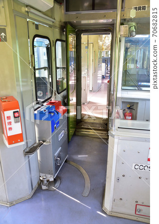 有軌電車通過門 70682815