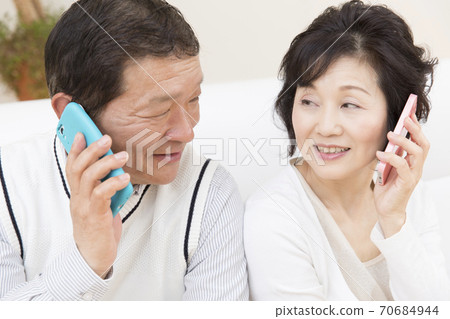年長夫婦叫 70684944