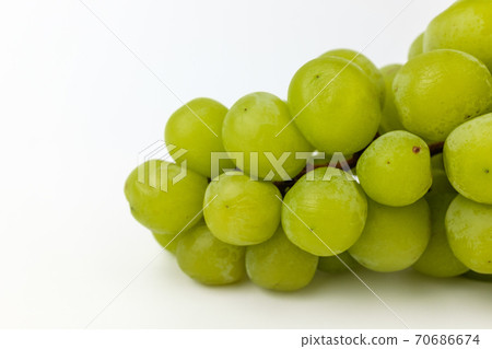 green grapes 70686674