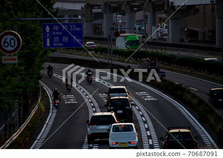 Near the Osaka Central Circular Route / Shoji at dusk 70687091