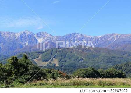 白馬村:從Nohira看秋天的白馬三山 白馬村:從Nohira看秋天的白馬三山 70687432