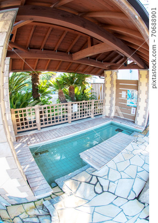 Footbath in Togo Pond (Ebisu no Yu) 70688901