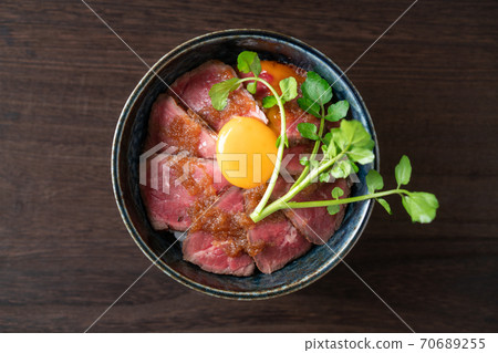 Roast beef bowl 70689255