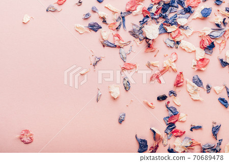 Biodegradable confetti from real dried flowers Biodegradable confetti from real dried flowers 70689478