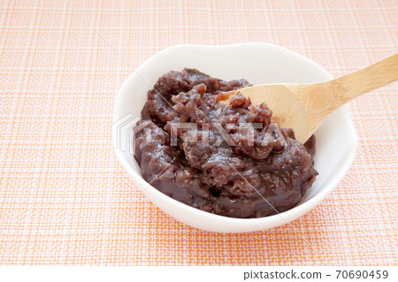 Ingredients for Japanese sweets, red bean paste, boiled azuki beans Ingredients for Japanese sweets, red bean paste, boiled azuki beans 70690459