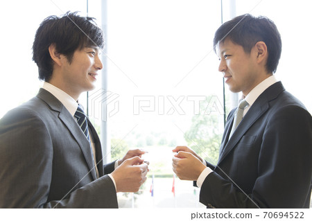 交換名片的商人 交換名片的商人 70694522